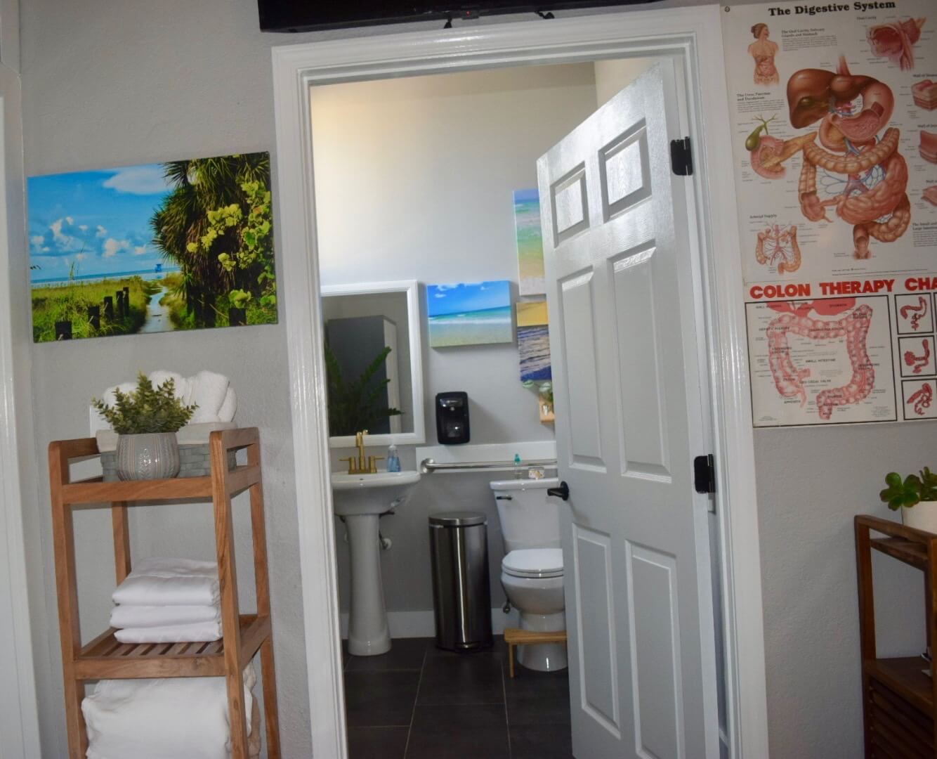 Wave and Root - Bathroom Image